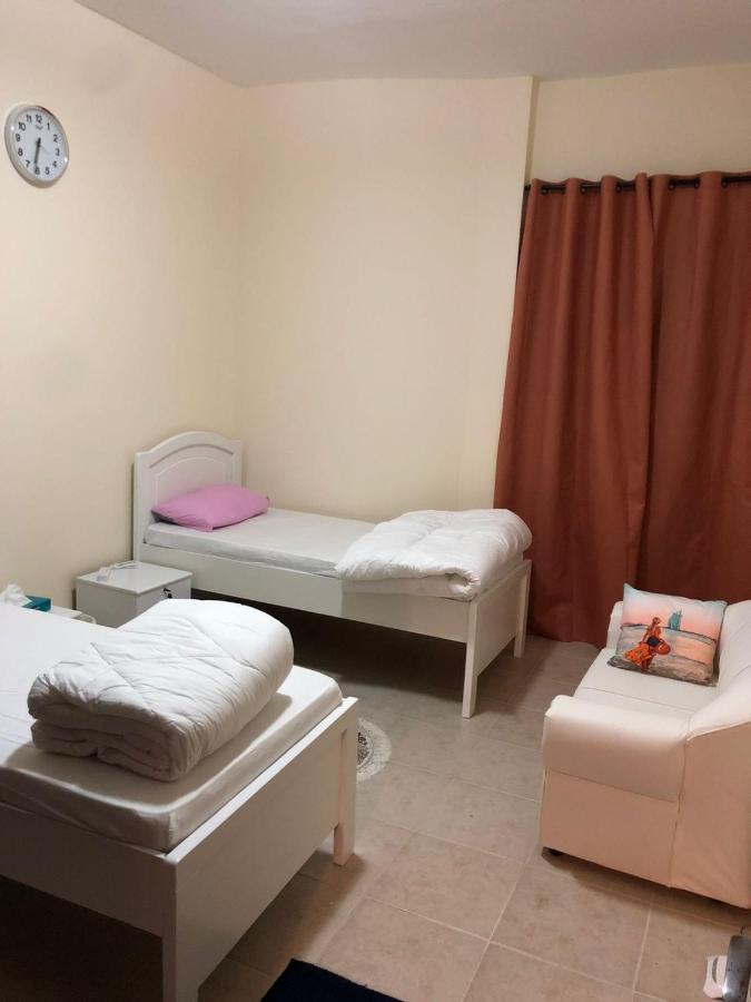 Kaya Hostel Дубай Екстериор снимка