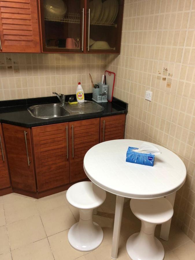 Kaya Hostel Дубай Екстериор снимка