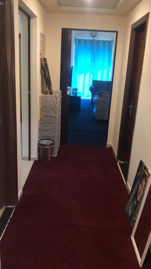 Kaya Hostel Дубай Екстериор снимка