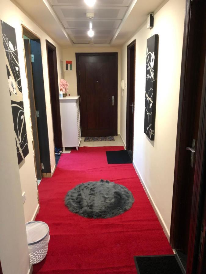 Kaya Hostel Дубай Екстериор снимка