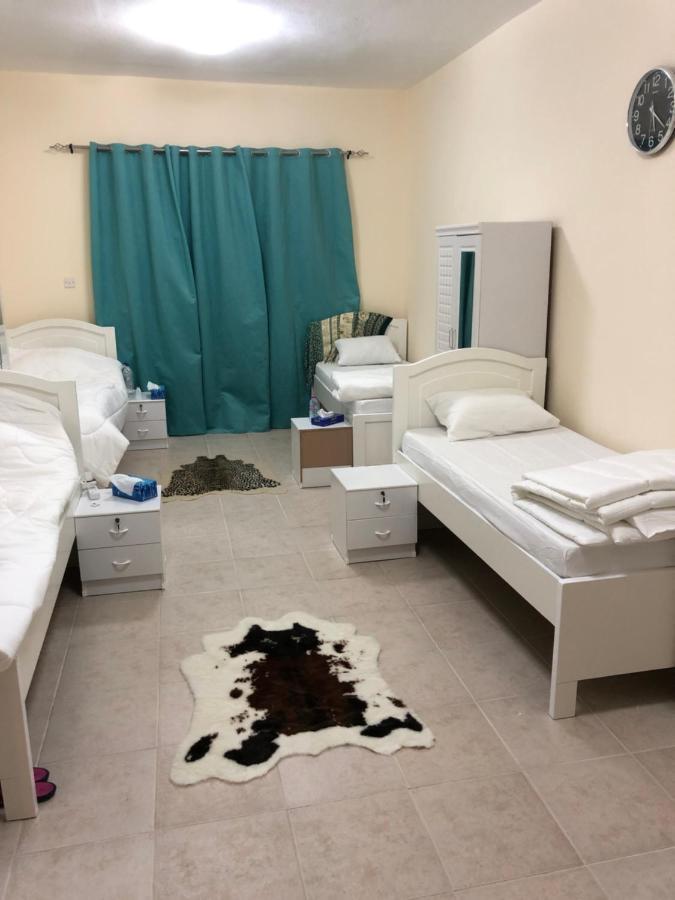 Kaya Hostel Дубай Екстериор снимка