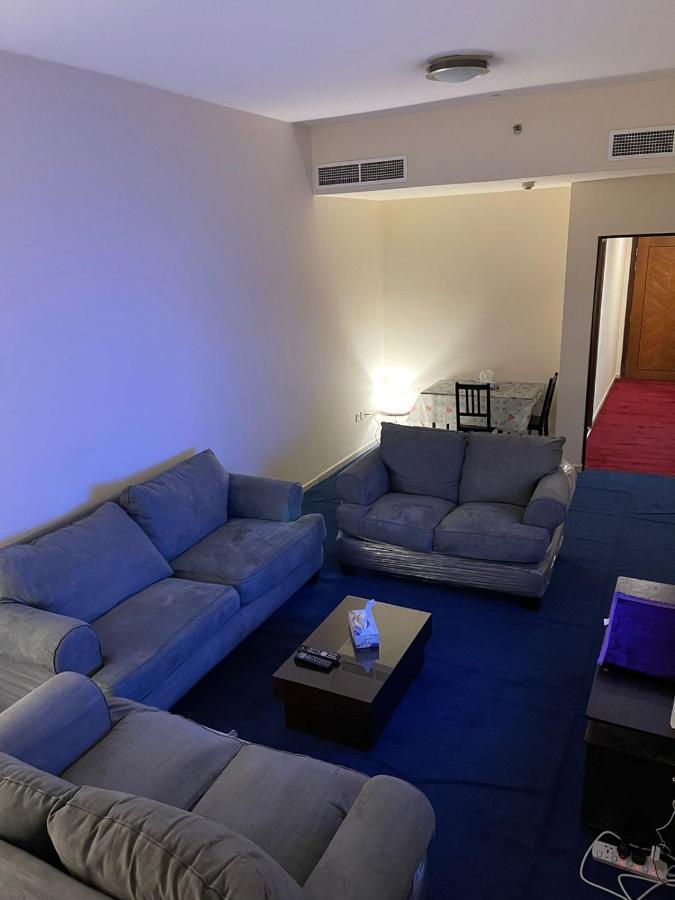 Kaya Hostel Дубай Екстериор снимка