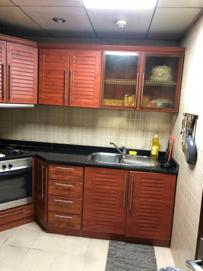 Kaya Hostel Дубай Екстериор снимка