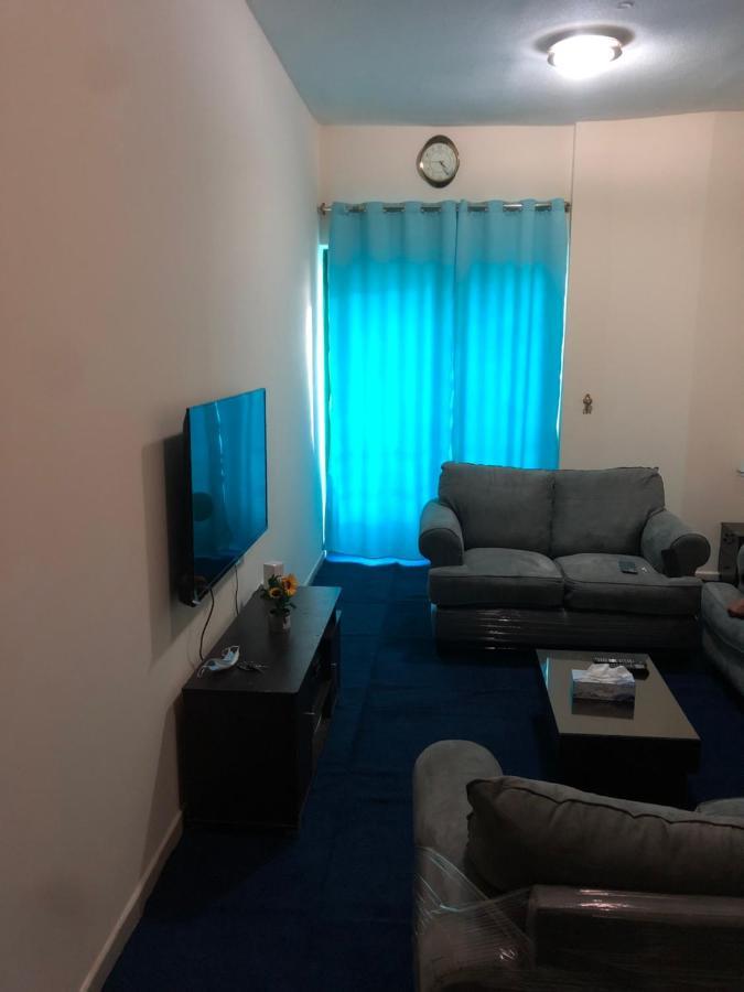 Kaya Hostel Дубай Екстериор снимка