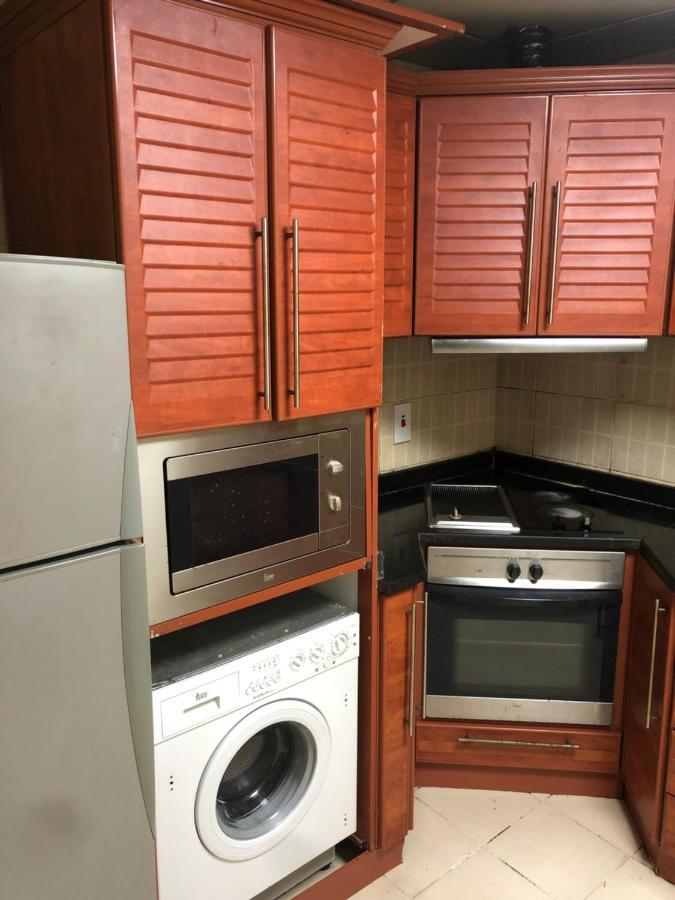 Kaya Hostel Дубай Екстериор снимка