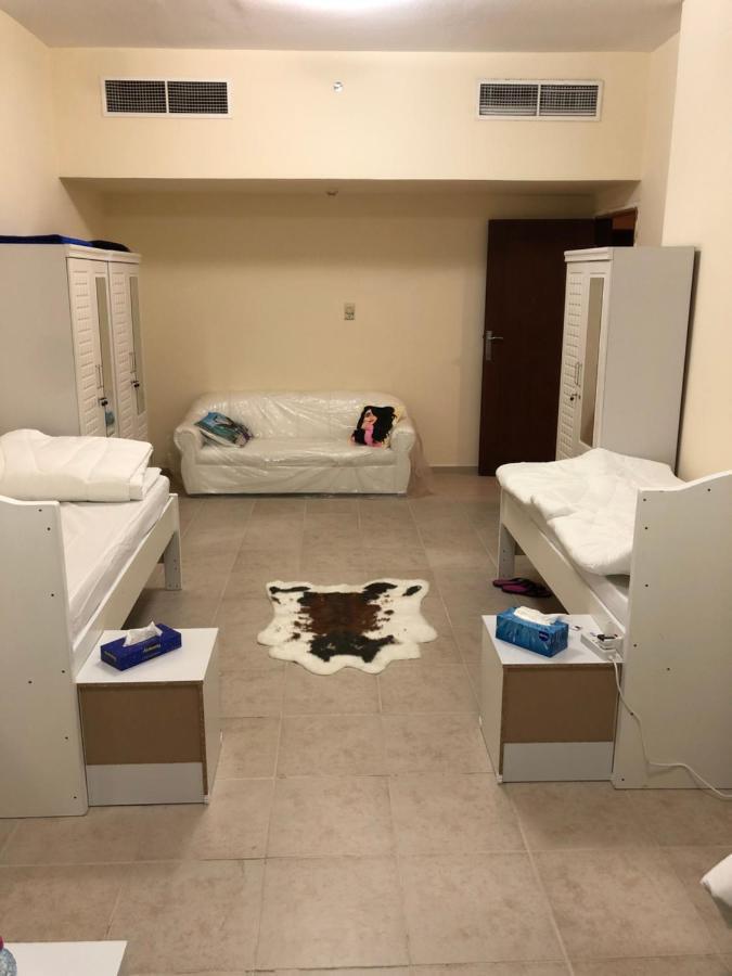 Kaya Hostel Дубай Екстериор снимка