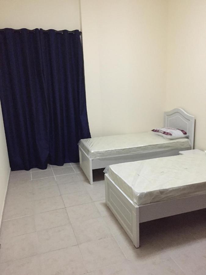 Kaya Hostel Дубай Екстериор снимка