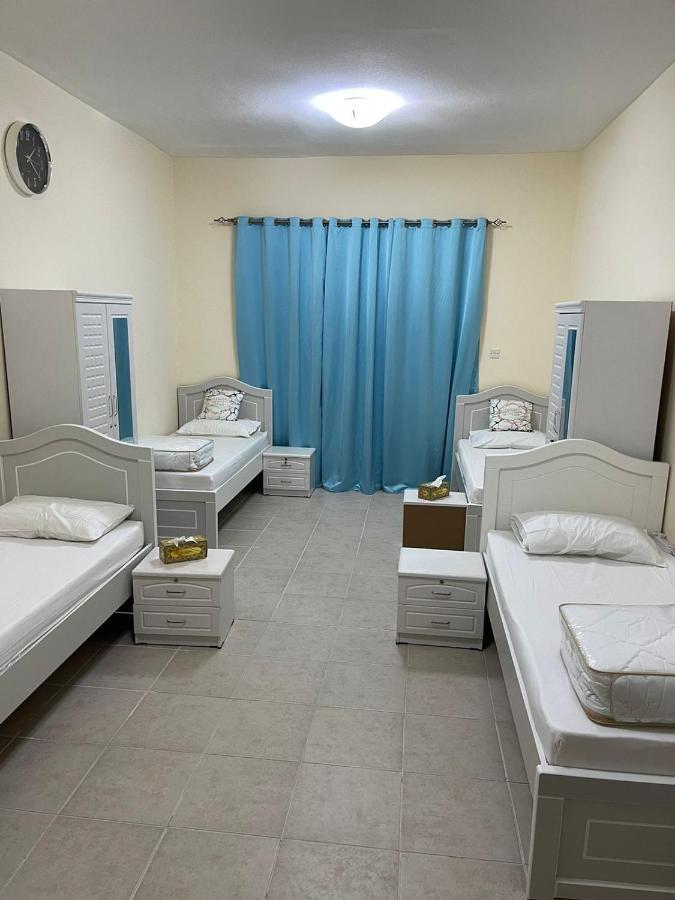 Kaya Hostel Дубай Екстериор снимка