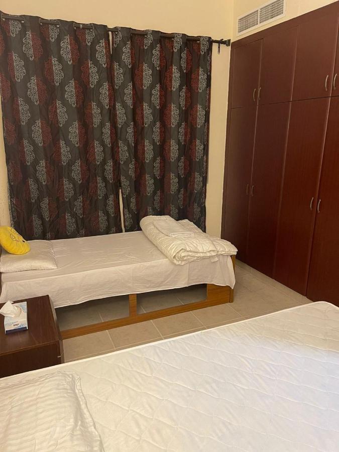 Kaya Hostel Дубай Екстериор снимка