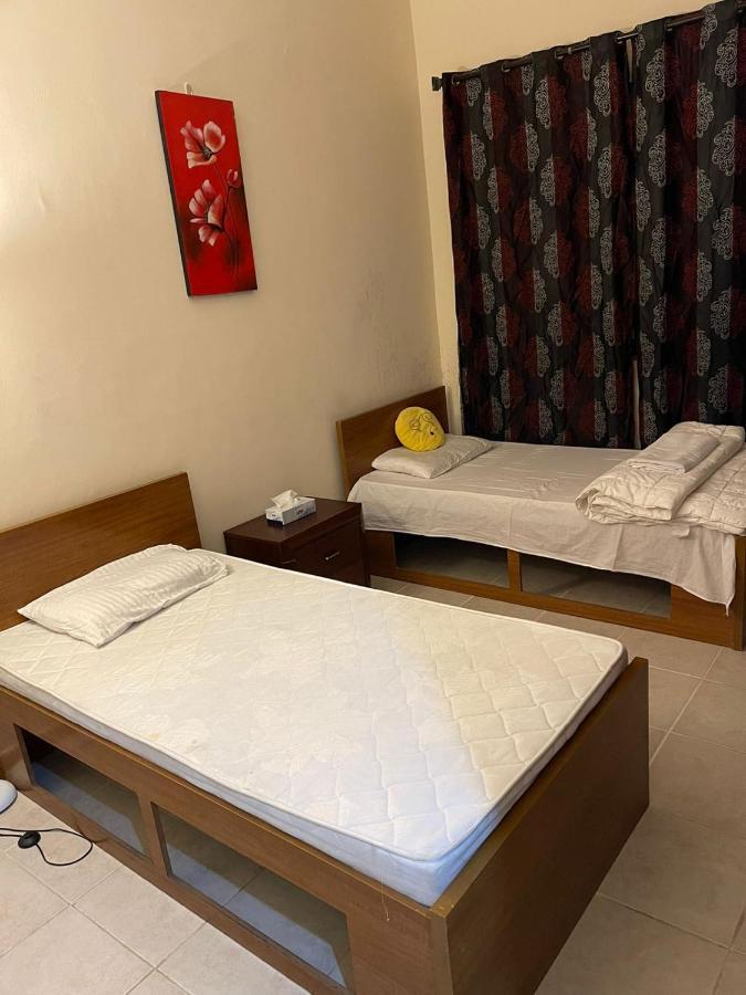 Kaya Hostel Дубай Екстериор снимка