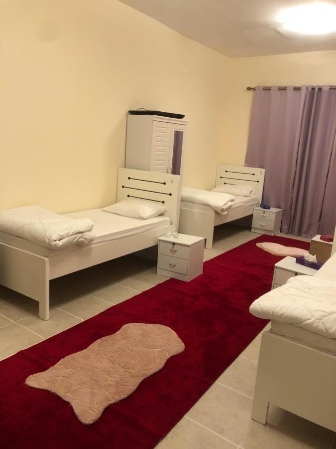 Kaya Hostel Дубай Екстериор снимка