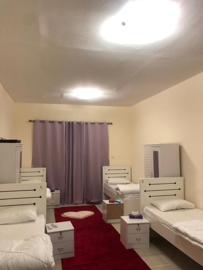 Kaya Hostel Дубай Екстериор снимка