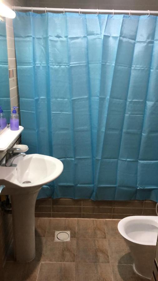 Kaya Hostel Дубай Екстериор снимка