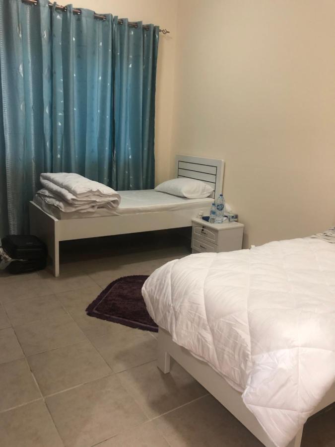 Kaya Hostel Дубай Екстериор снимка